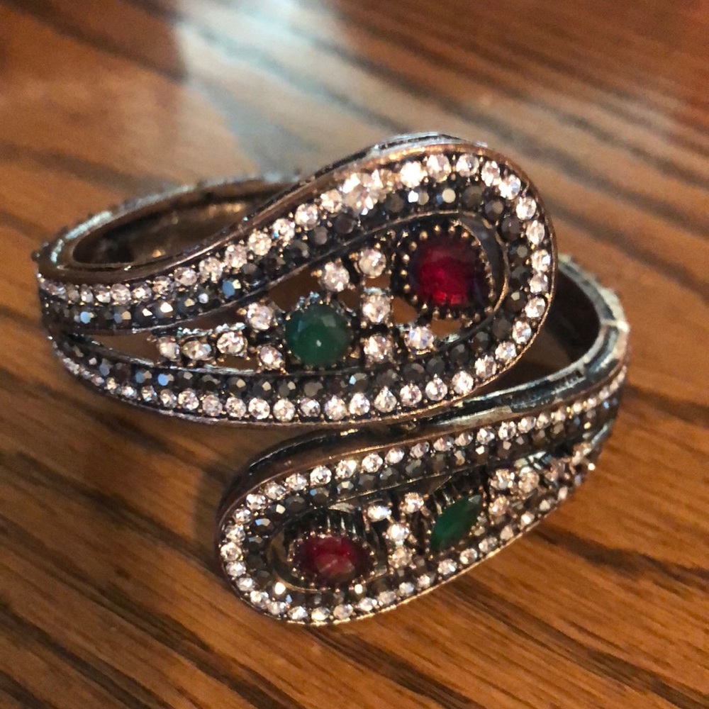 Rhinestones- stunning bracelet